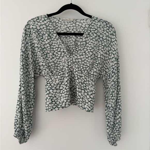 Abercrombie Floral Green and White Women's Top - Picture 1 of 4